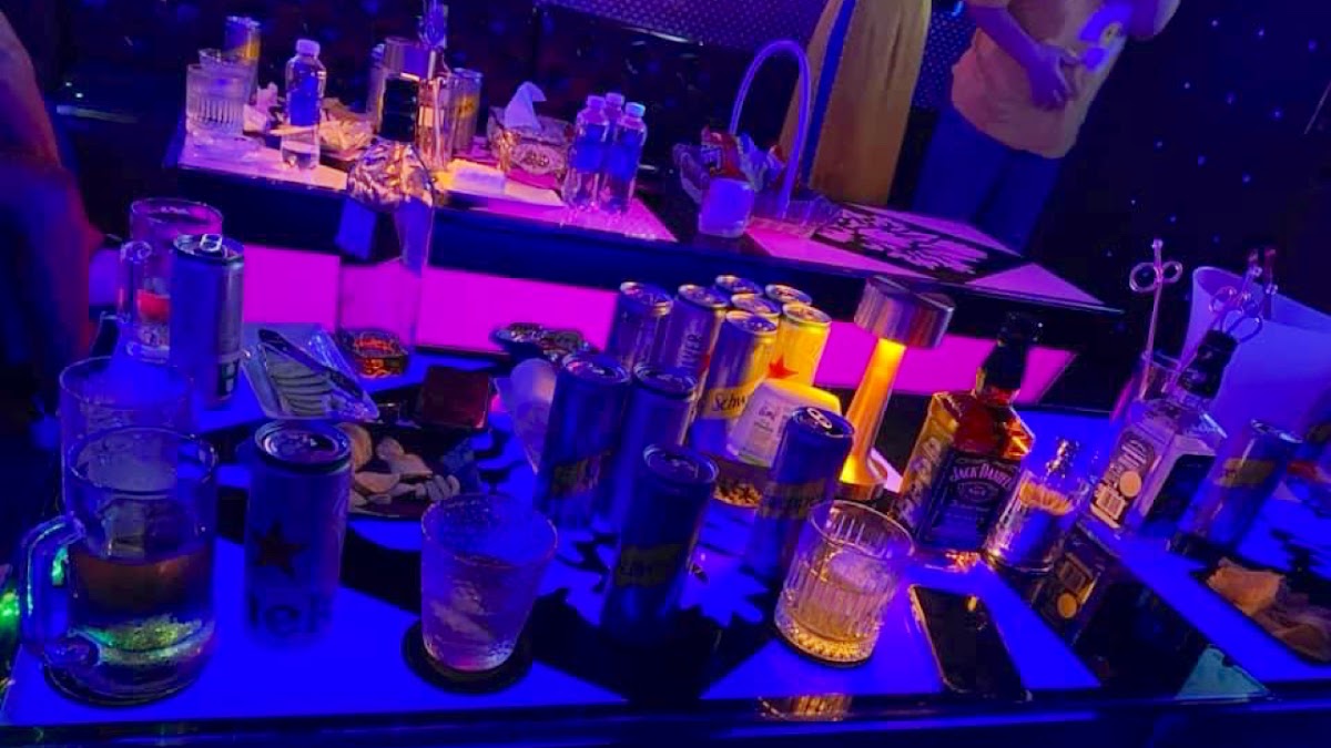 Maju Top Class Bar Lounge