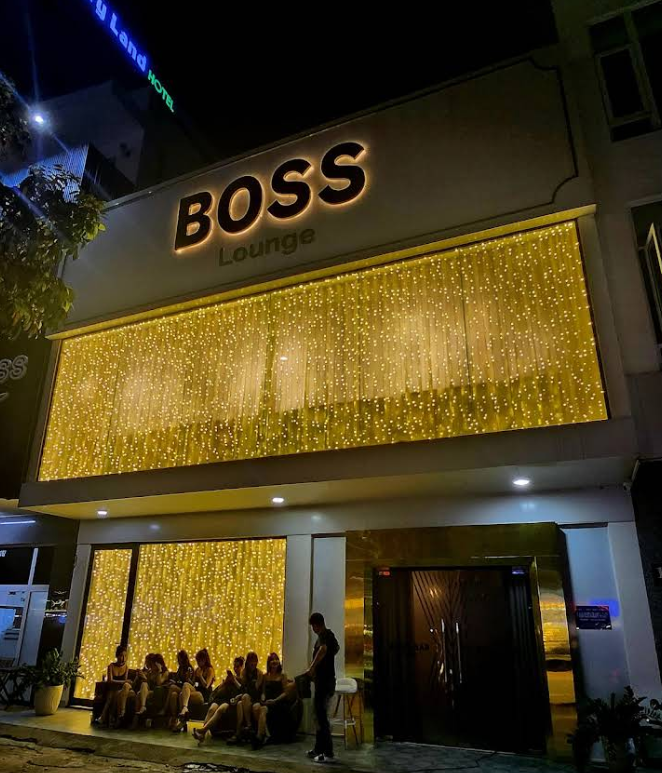 Boss bar lounge