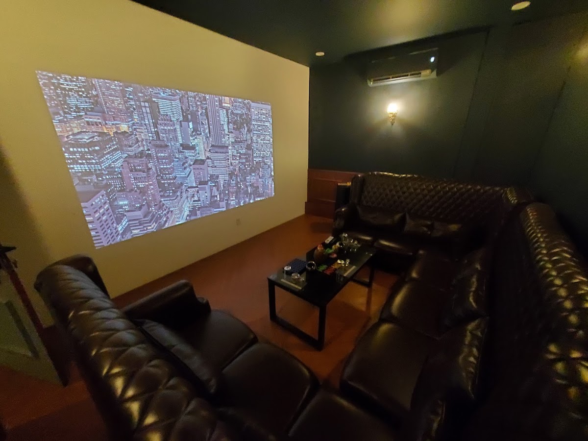 Boss bar lounge photo 3