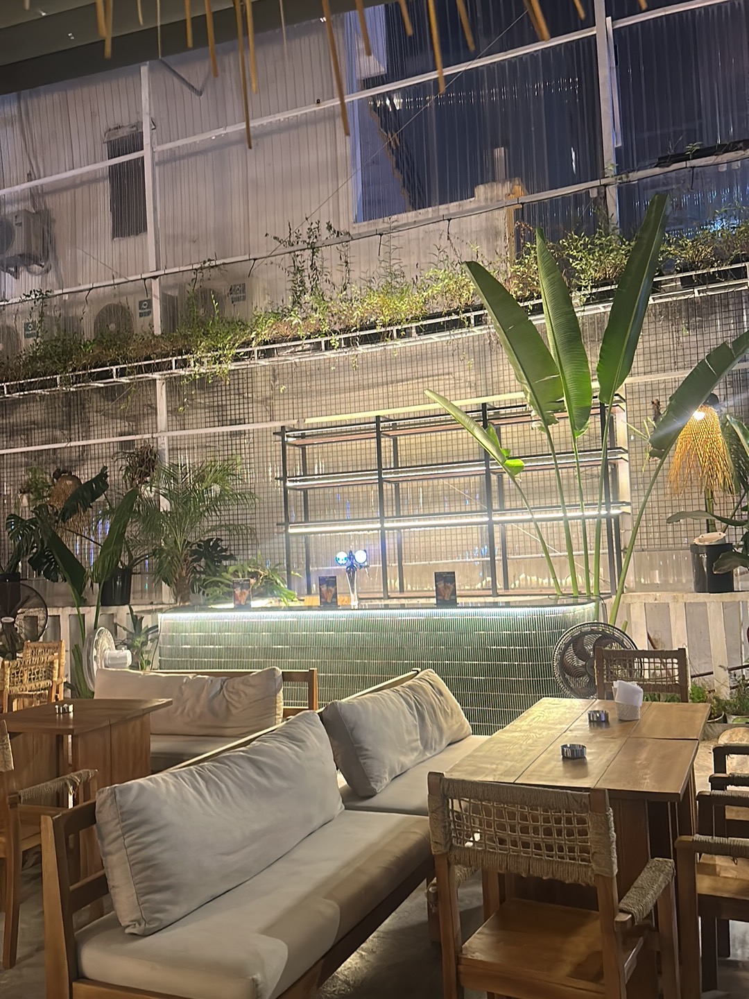 Saga BAR 사진 2