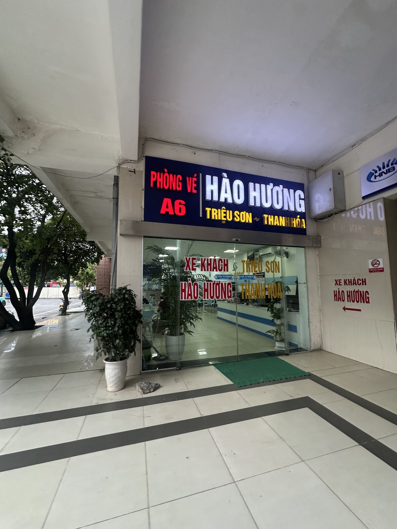 Bến xe Giáp Bát, Hà Nội photo 3