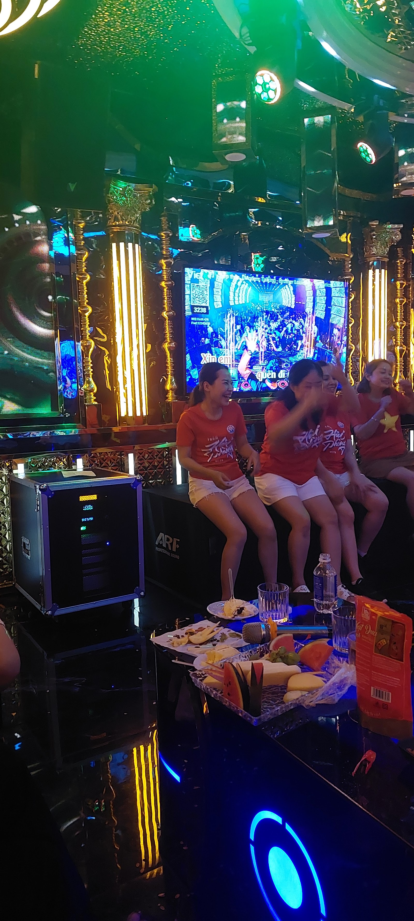 H+KTV KARAOKE 照片 10