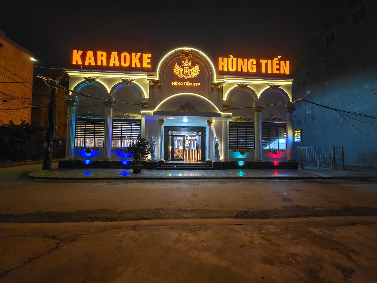 Hùng Tiến KTV