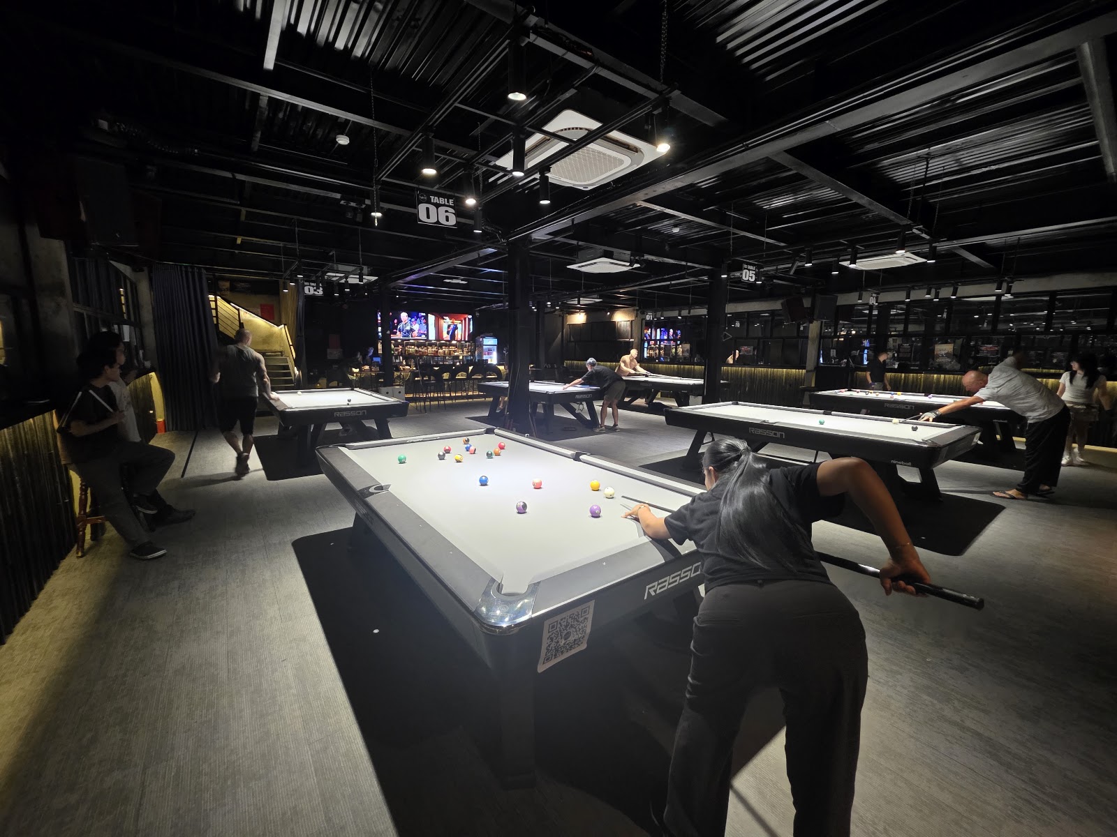 Hybrid Sports Lounge: Watch | Play | Dine photo 4