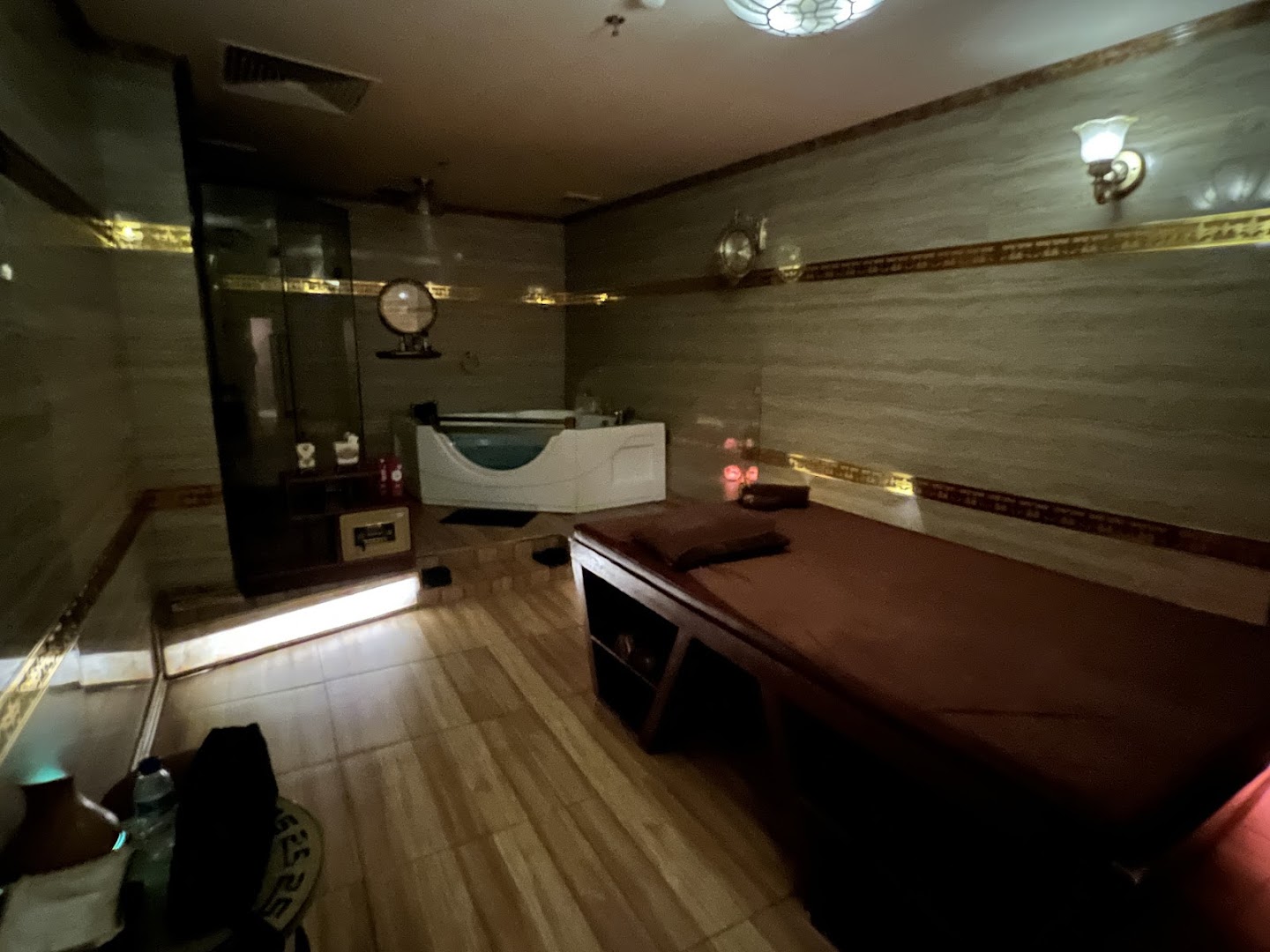 J Spa Nuru Massage 写真 6