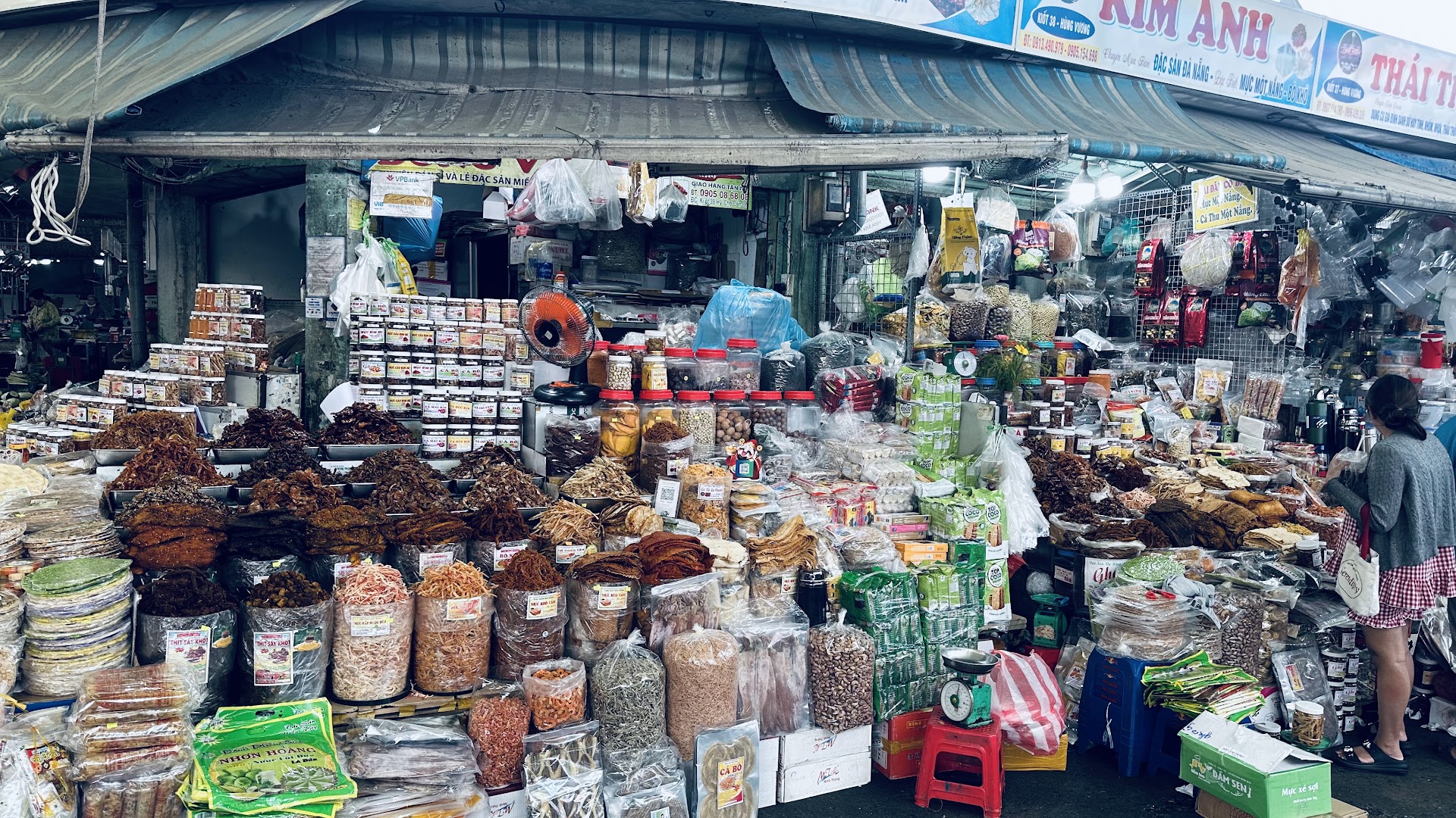 Con Market ảnh 4