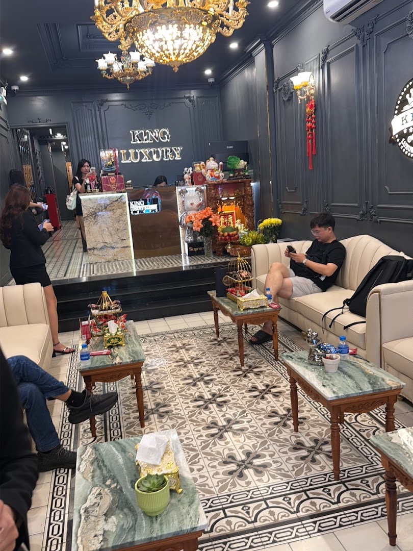 KING LUXURY Barbershop 킹 럭셔리 이발소 君王越式洗頭按摩 사진 3