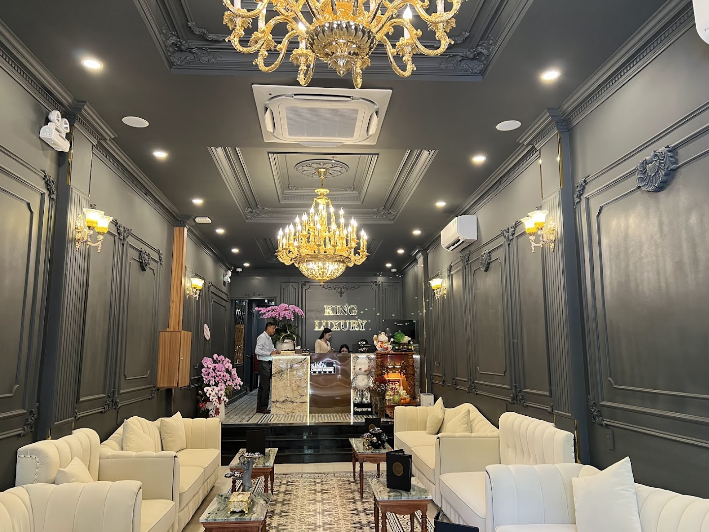 KING LUXURY Barbershop 킹 럭셔리 이발소 君王越式洗頭按摩 사진 4