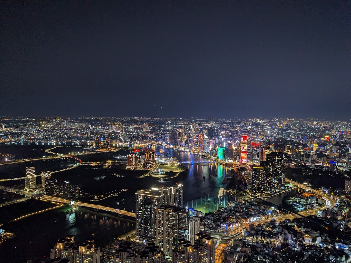 Blank Lounge Landmark - Highest Cafe & Bar Lounge in Vietnam 사진 3