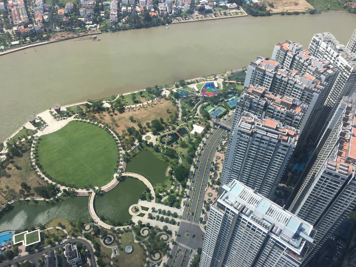 Blank Lounge Landmark - Highest Cafe & Bar Lounge in Vietnam 사진 7