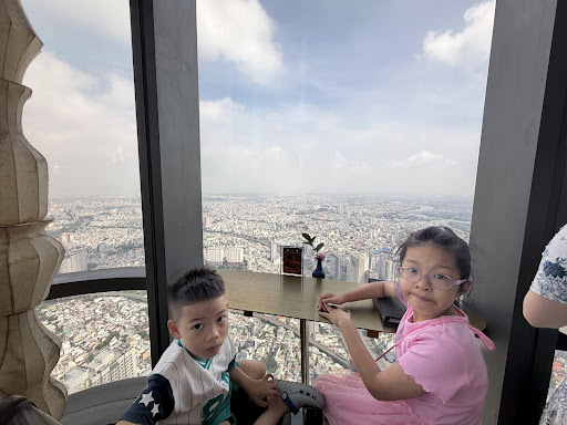 Blank Lounge Landmark - Highest Cafe & Bar Lounge in Vietnam 사진 17