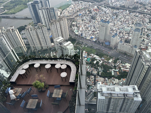 Blank Lounge Landmark - Highest Cafe & Bar Lounge in Vietnam 사진 19