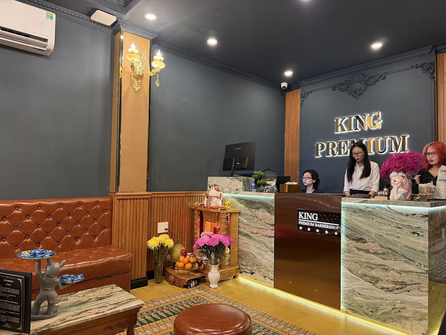 KING PREMIUM Barbershop 킹 프리미엄 이발소 君王越式洗頭按摩 MASSAGE SPA ảnh 3