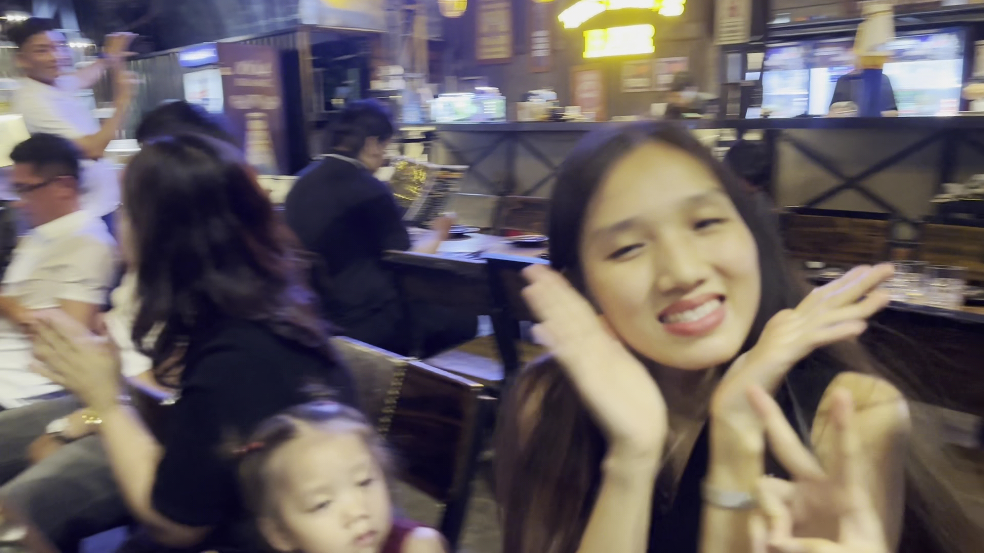 The Gangs Mac Dinh Chi รูปที่ 2