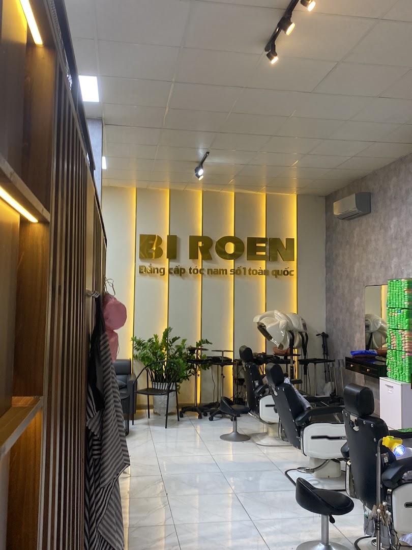 Bi Roen Group - Cắt Tóc Nam, Gội Đầu, Ngoáy Tai, Massage - Salon Tóc Nam Tam Thắng - 518 Thống Nhất Mới photo 5