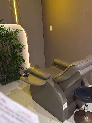 Bi Roen Group - Cắt Tóc Nam, Gội Đầu, Ngoáy Tai, Massage - Salon Tóc Nam Tam Thắng - 518 Thống Nhất Mới photo 19