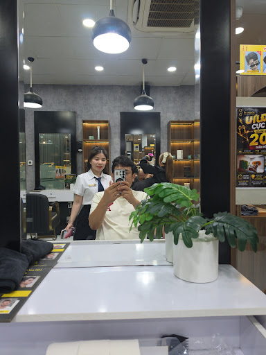 Bi Roen Group - Cắt Tóc Nam, Gội Đầu, Ngoáy Tai, Massage - Salon Tóc Nam Tam Thắng - 518 Thống Nhất Mới photo 20