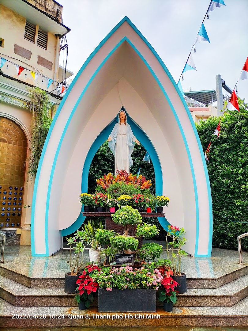 Nhà Thờ Giáo Xứ Tân Định foto 10