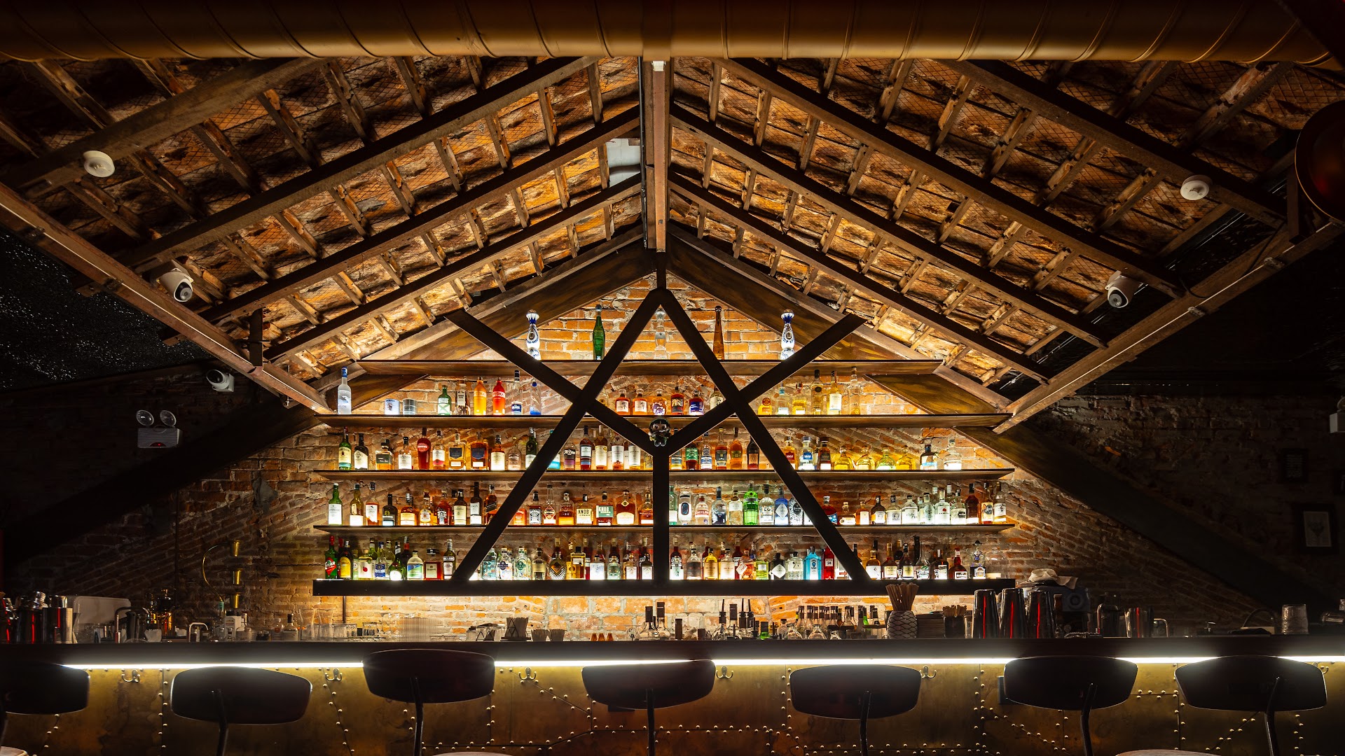Attic Cocktail & Wine Lab｜hanoi・Bar & Kelab